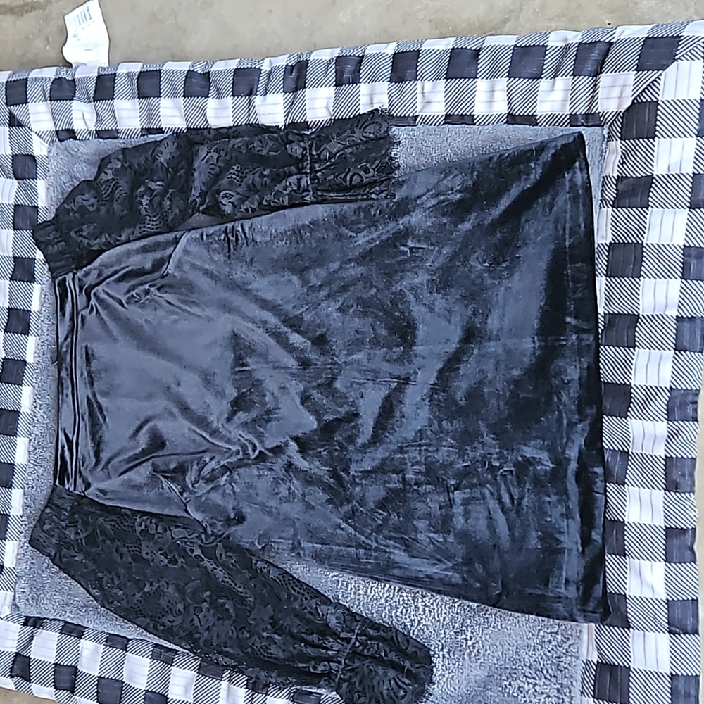 White House Black Market  Velvet Deess